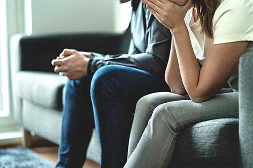 離婚調停中に夫や妻の不貞行為（不倫）が発覚した場合、慰謝料は請求できる？